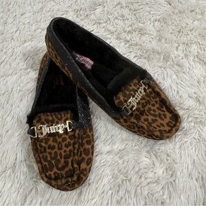 Juicy Couture Animal Print Intoit Womens Faux-Fur Loafer Slippers Size 10